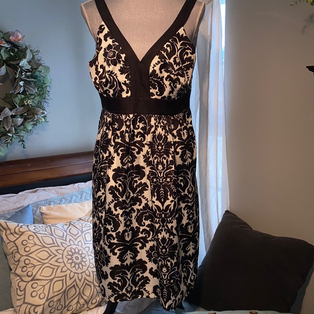 Ann Taylor Loft Empire Waist Sleeveless polyester black white floral dress 10